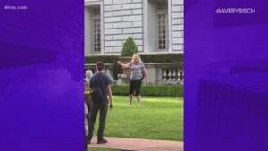 St. Louis couple confronts protesters with guns