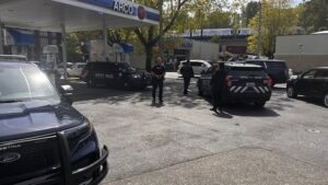Seattle police investigate 15 year old shot near Franklin High...