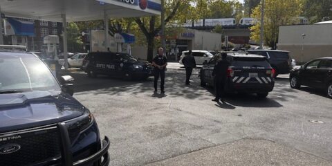 Seattle police investigate 15 year old shot near Franklin High...